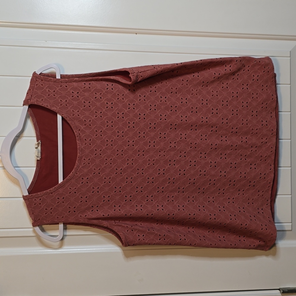 Betsys Boutique Shop eyelet top- XL